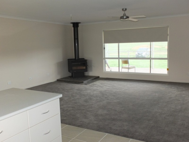 3 Hunter Street, Moonambel VIC 3478