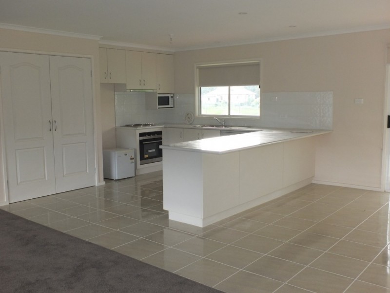 3 Hunter Street, Moonambel VIC 3478