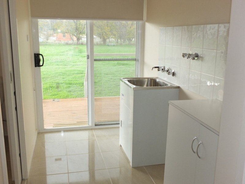 3 Hunter Street, Moonambel VIC 3478