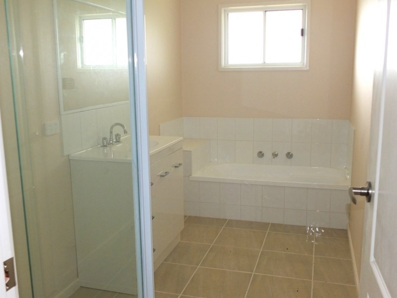 3 Hunter Street, Moonambel VIC 3478