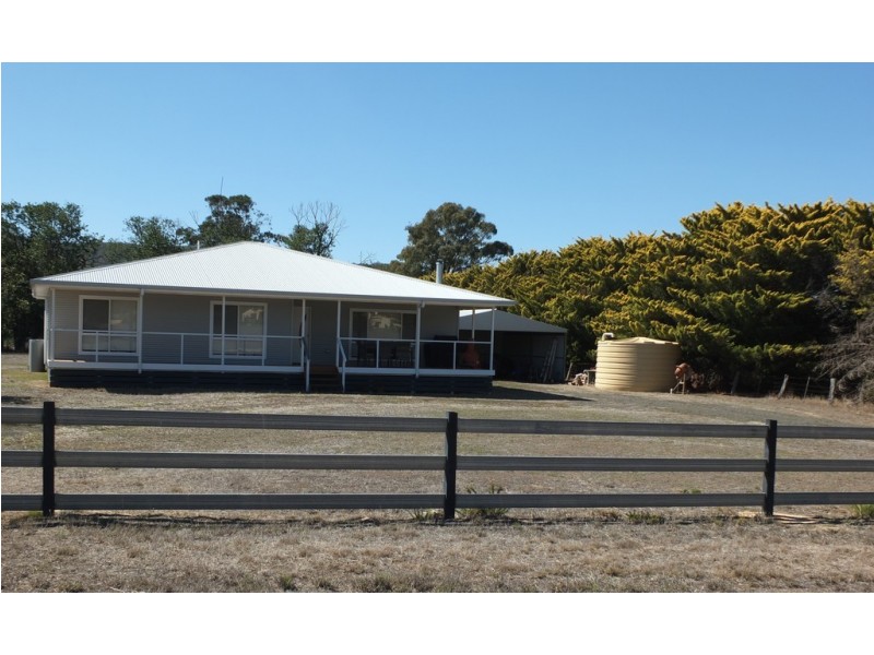 3 Hunter Street, Moonambel VIC 3478