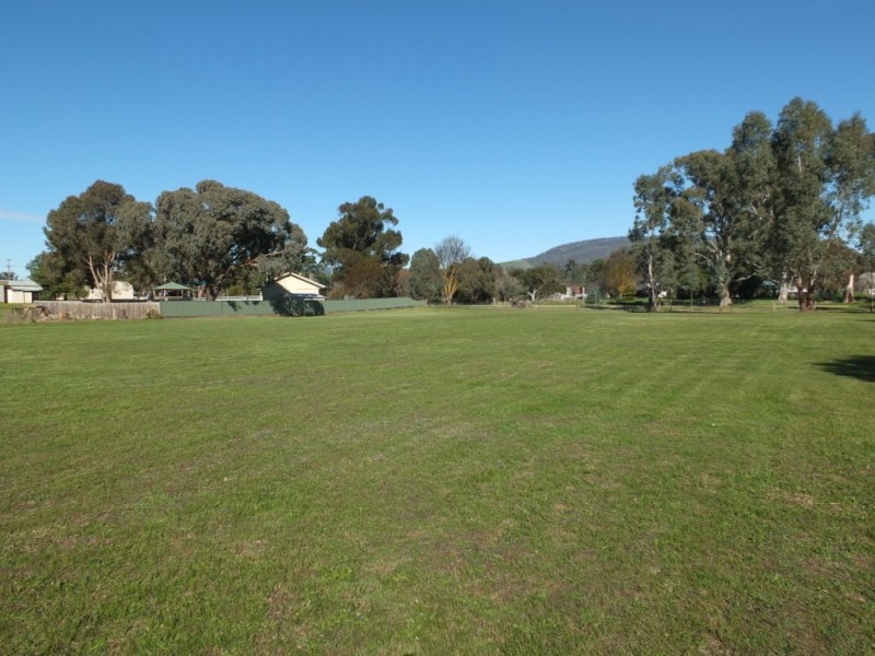 21 Green Street, Elmhurst VIC 3469