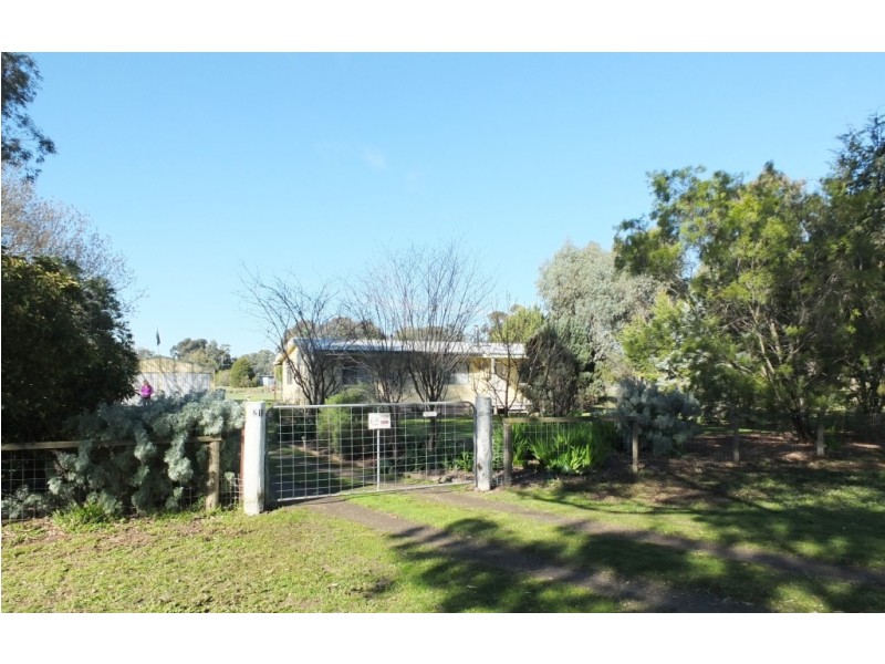 21 Green Street, Elmhurst VIC 3469