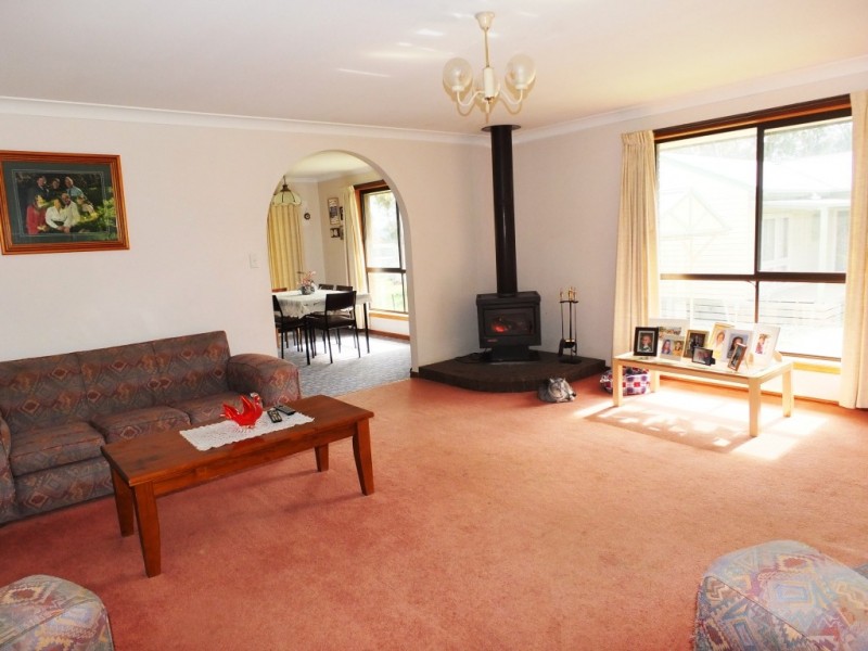 27 Mountain View Street, Avoca VIC 3467