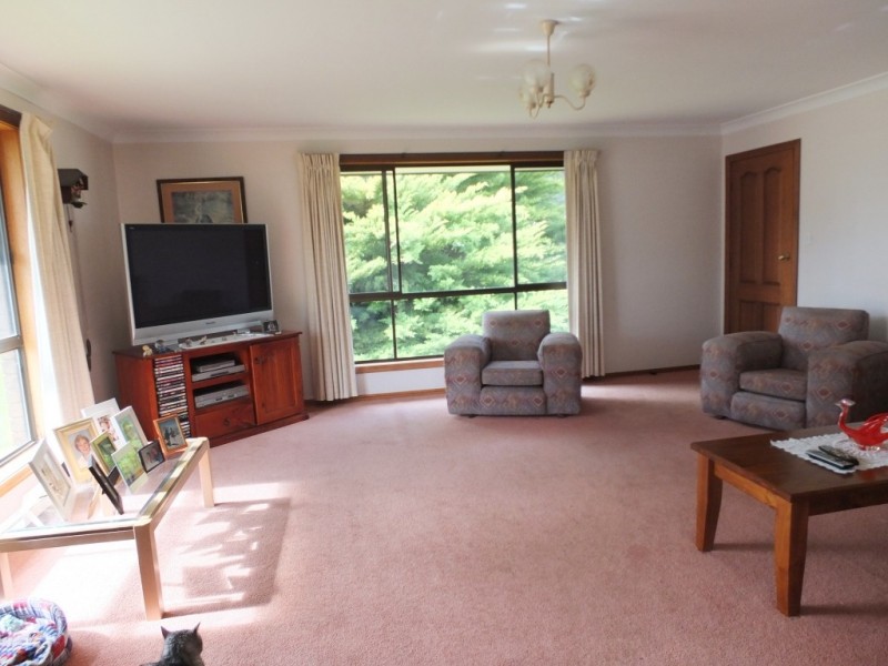 27 Mountain View Street, Avoca VIC 3467