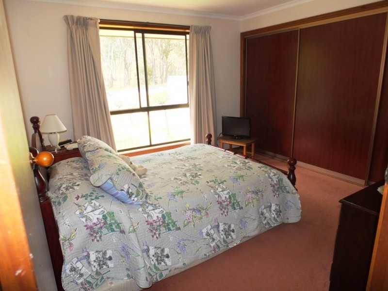 27 Mountain View Street, Avoca VIC 3467