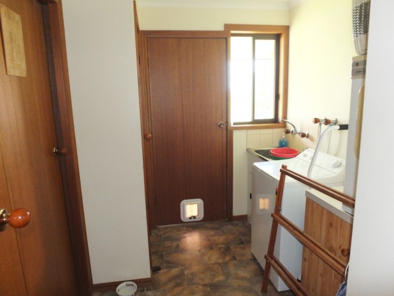 27 Mountain View Street, Avoca VIC 3467