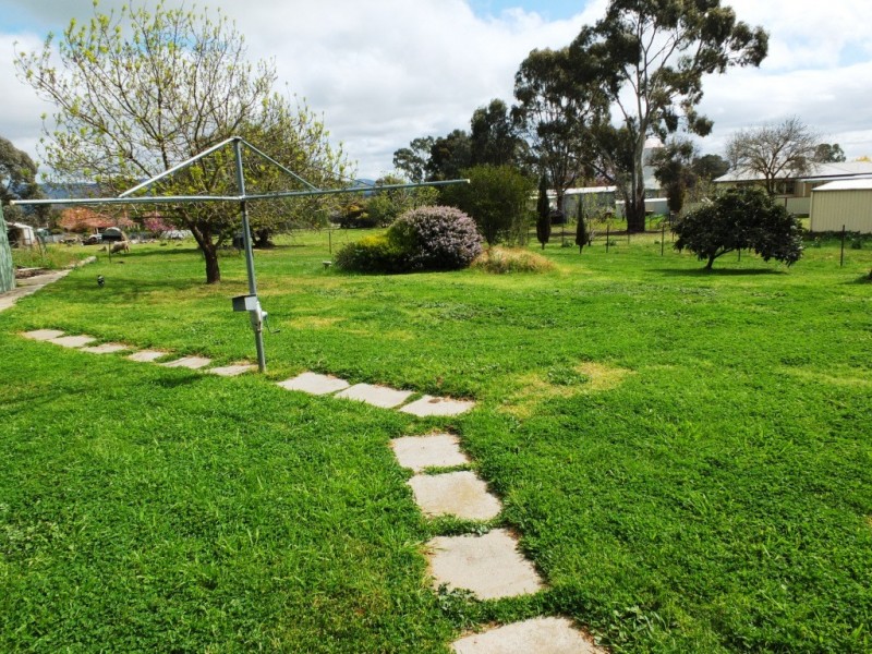 27 Mountain View Street, Avoca VIC 3467