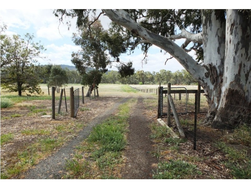 6228 Stawell-Avoca Road, Moonambel VIC 3478