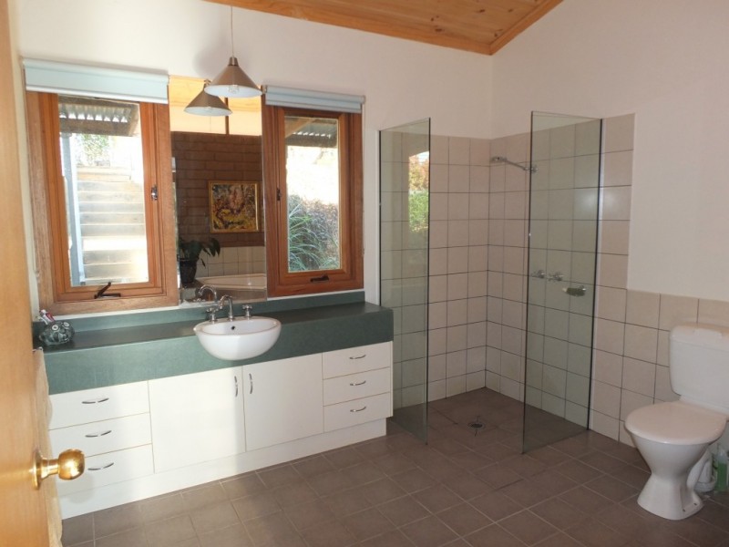 107 McAdams Lane, Moonambel VIC 3478