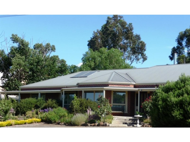 82 Bailey Street, Clunes VIC 3370