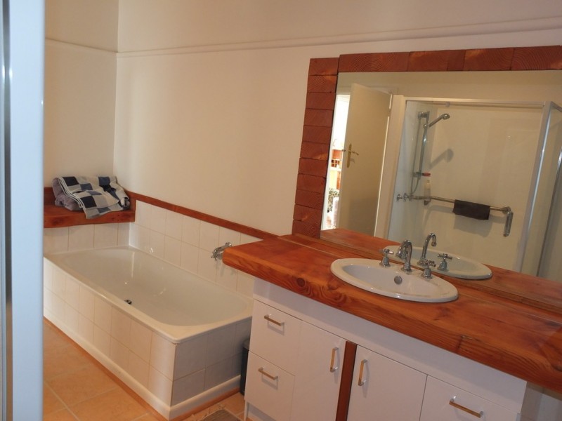 24 Davy Street, Avoca VIC 3467