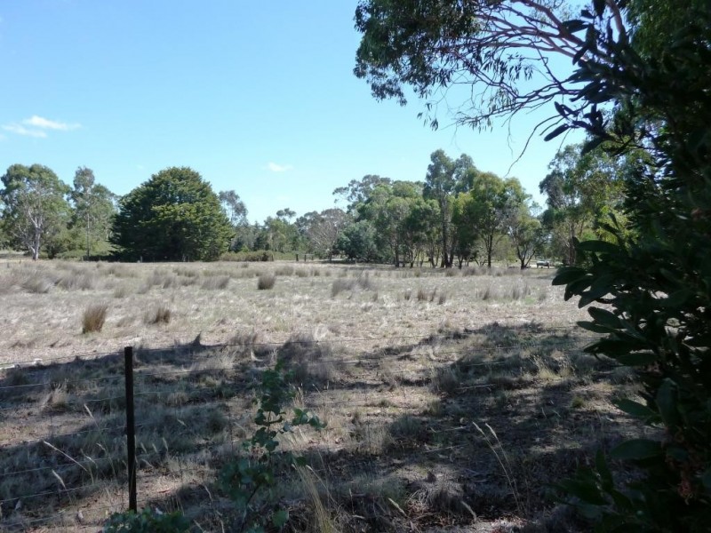 - Grants Lane, Raglan VIC 3373