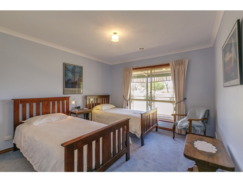 5999 Stawell-Avoca Road, Moonambel VIC 3478