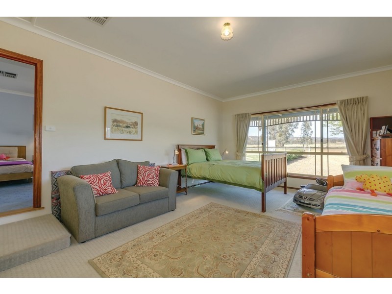 5999 Stawell-Avoca Road, Moonambel VIC 3478