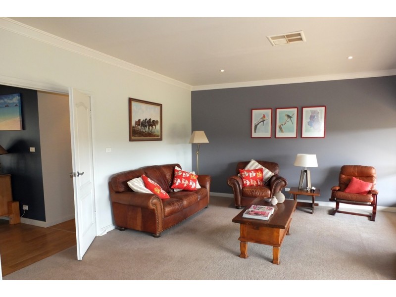 82-84 Rutherford Street, Avoca VIC 3467