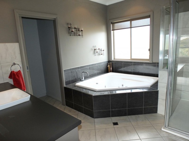 82-84 Rutherford Street, Avoca VIC 3467