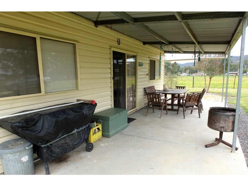 33 Blackmares Lane, Moonambel VIC 3478