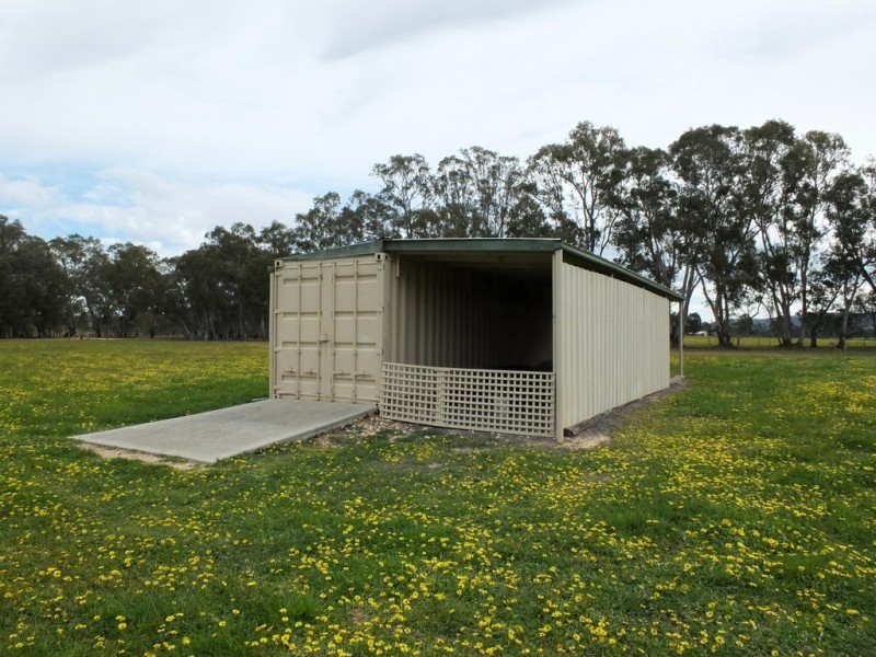 33 Blackmares Lane, Moonambel VIC 3478