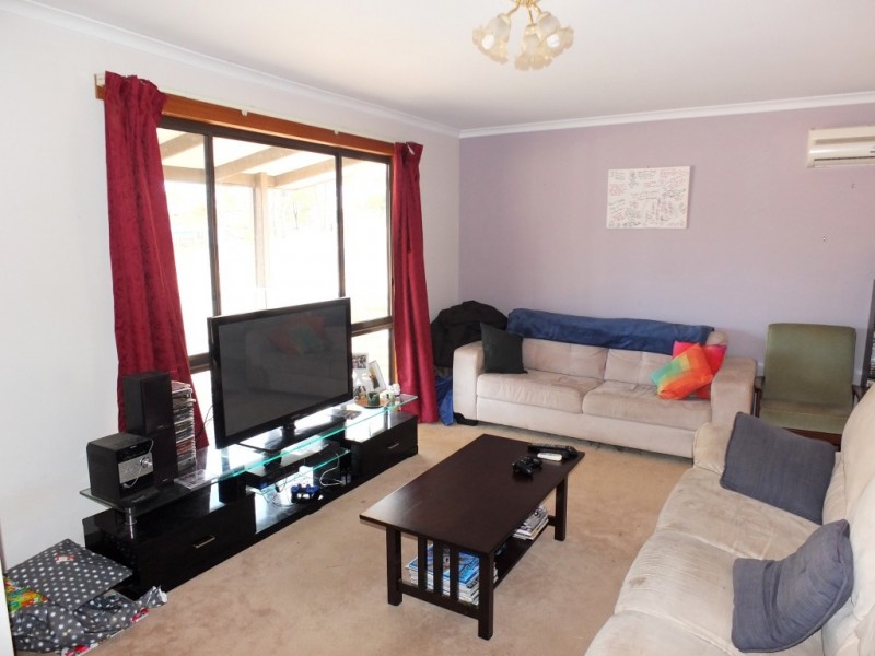 8 Rutherford Street, Avoca VIC 3467