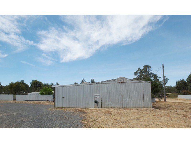 8 Rutherford Street, Avoca VIC 3467