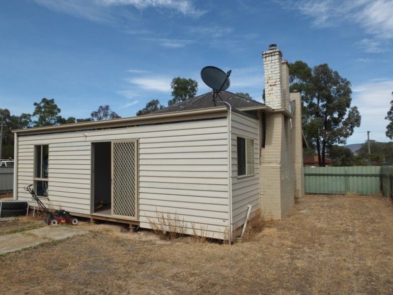 14 High Street, Avoca VIC 3467