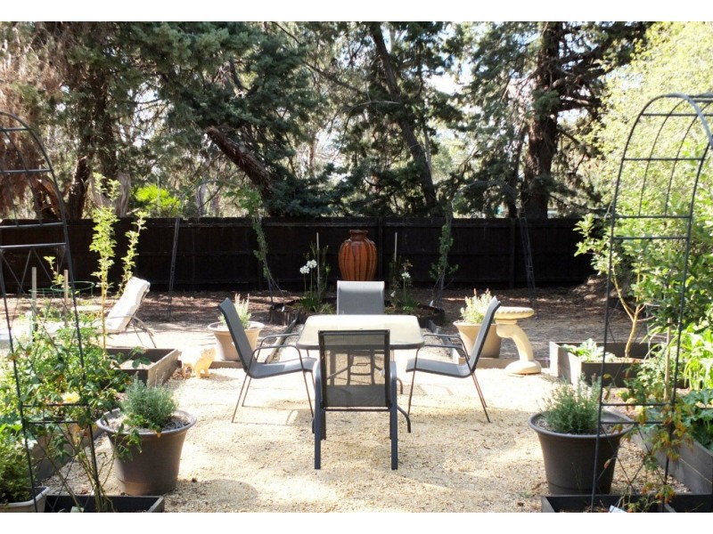 20 School Street, Amphitheatre VIC 3468