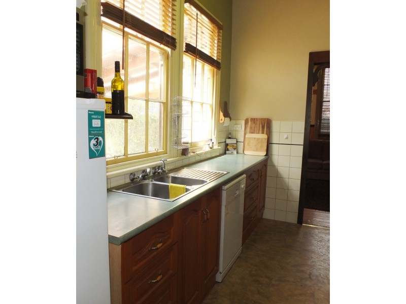 20 School Street, Amphitheatre VIC 3468