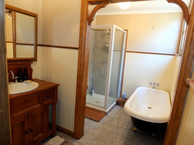 20 School Street, Amphitheatre VIC 3468