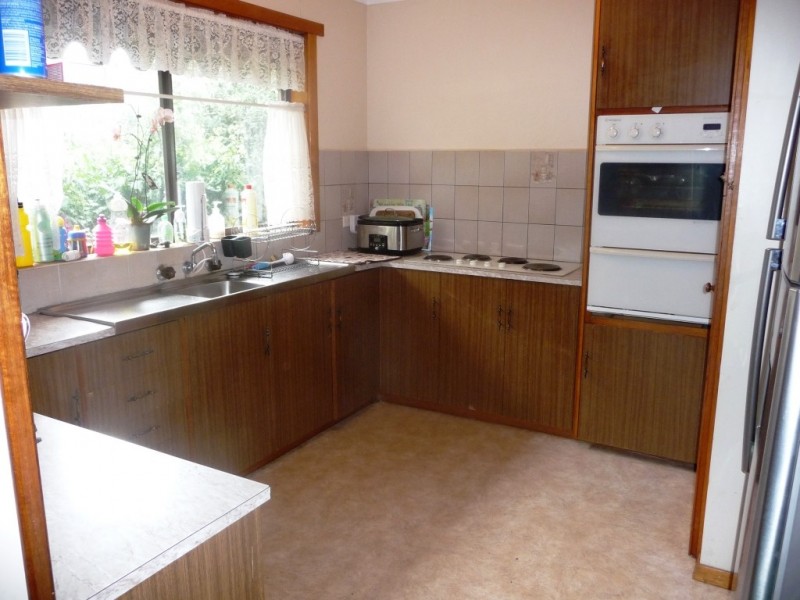 34 Lake Street, Wendouree VIC 3355