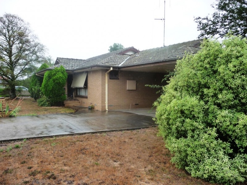 34 Lake Street, Wendouree VIC 3355