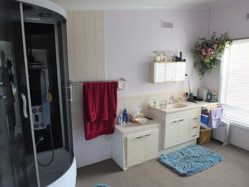 42 Rowe Street, Avoca VIC 3467