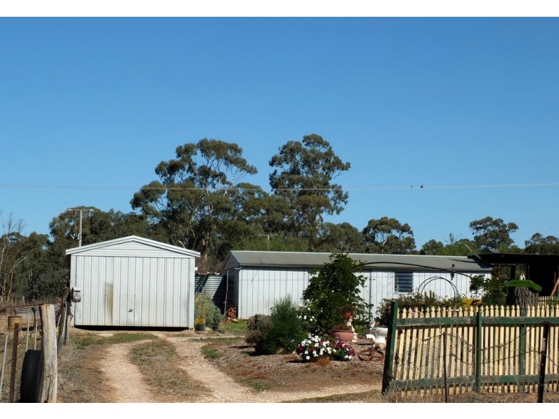 42 Rowe Street, Avoca VIC 3467