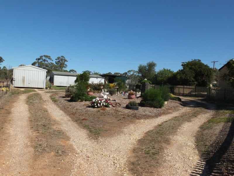 42 Rowe Street, Avoca VIC 3467