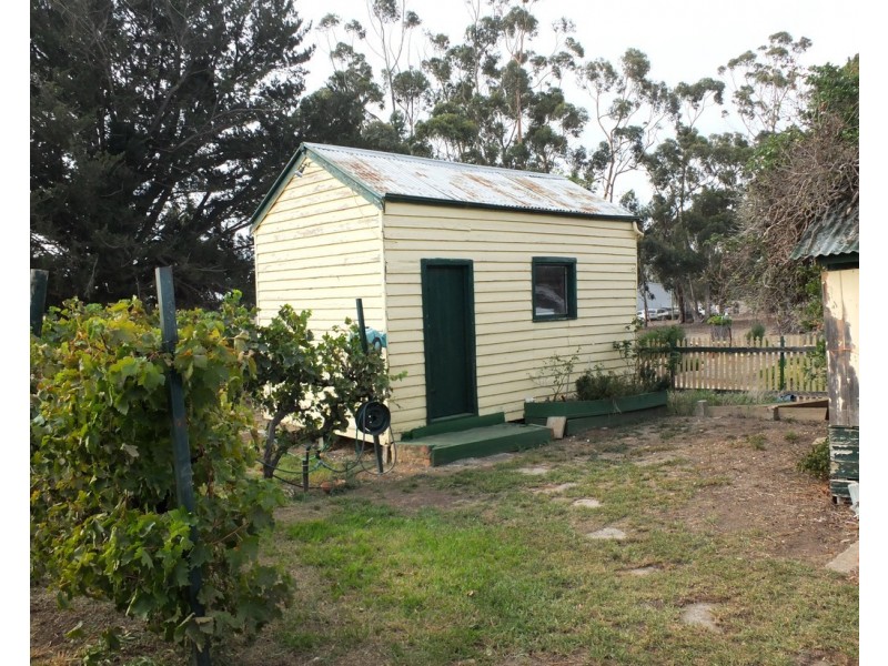 42 Rowe Street, Avoca VIC 3467