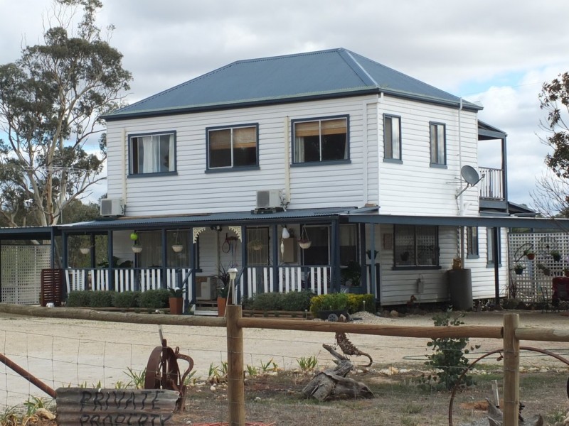 16 School Road, Homebush VIC 3465