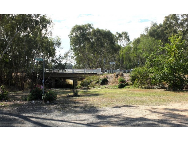 3889 Sunraysia Highway, Stuart Mill VIC 3477