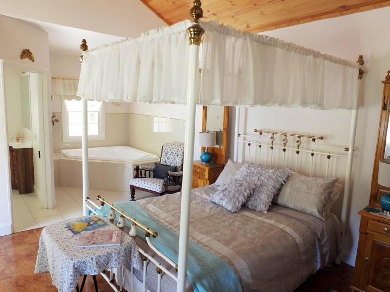 3889 Sunraysia Highway, Stuart Mill VIC 3477