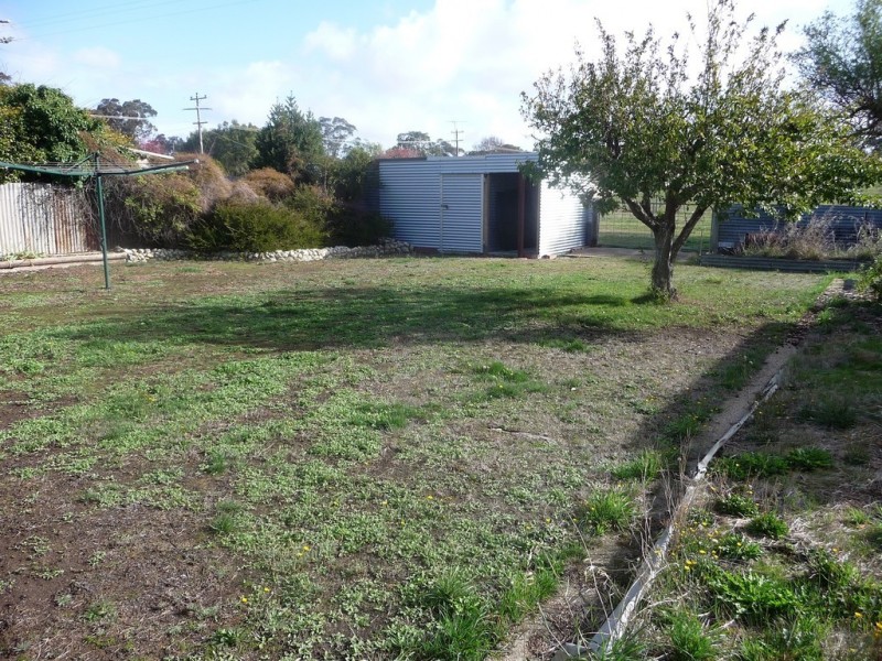 24 Eyre Street, Beaufort VIC 3373