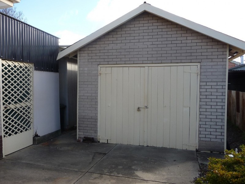 24 Eyre Street, Beaufort VIC 3373