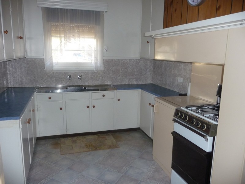 24 Eyre Street, Beaufort VIC 3373