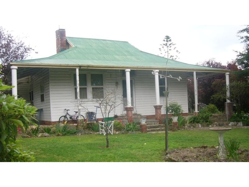 4 Beare Street, Clare SA 5453