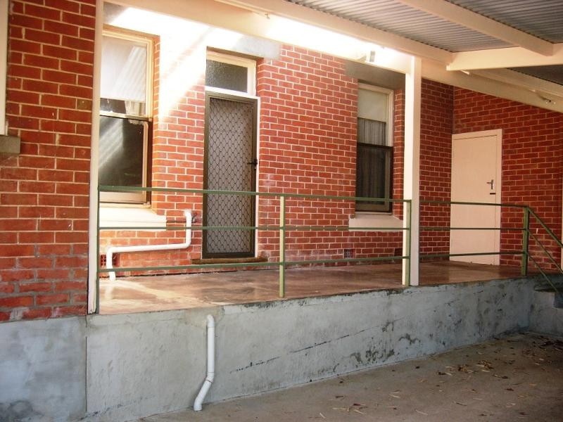 13 Daly Street, Clare SA 5453