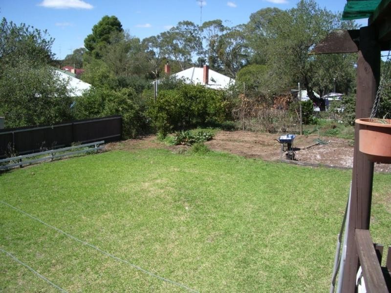 25 Albert Street, Clare SA 5453