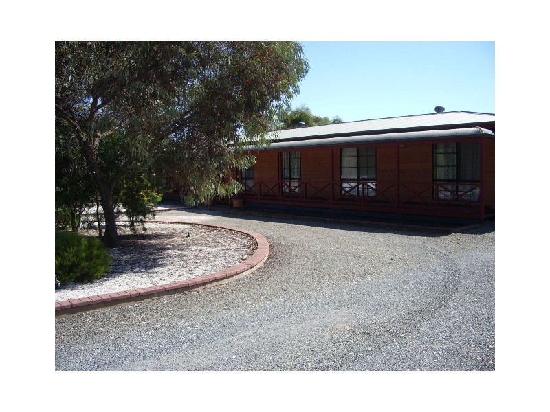 17 Moore Street, Blyth SA 5462
