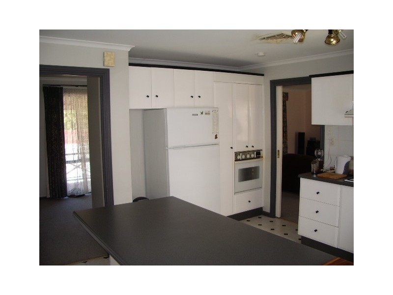 17 Moore Street, Blyth SA 5462