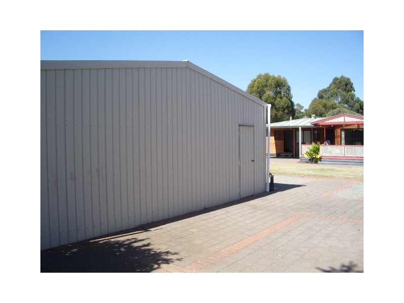 17 Moore Street, Blyth SA 5462
