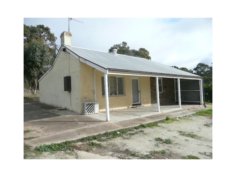 33 William Street, Clare SA 5453