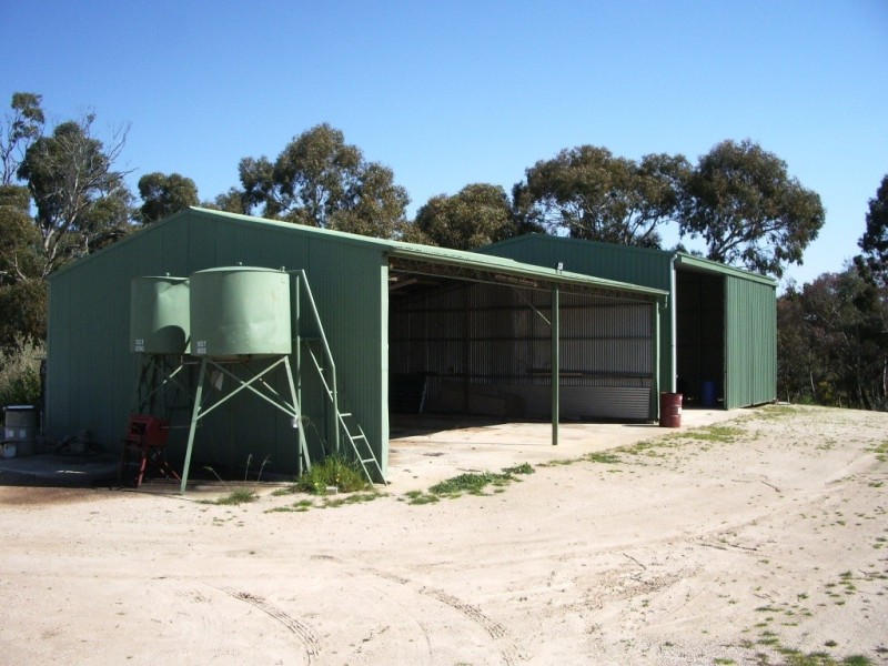 * Ashton’s, Springs and Donnybrook, Sevenhill SA 5453