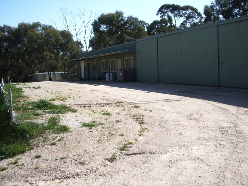 * Ashton’s, Springs and Donnybrook, Sevenhill SA 5453